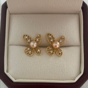 Elegant Gold and Pearl Flower Earrings
